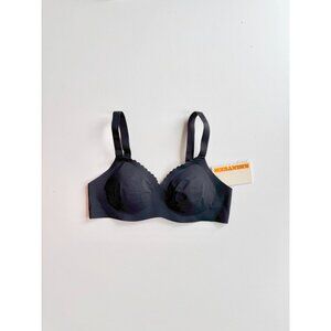 NWT KNIXTEEN Black Bra Boss Scalloped Seamless Bra, Size M